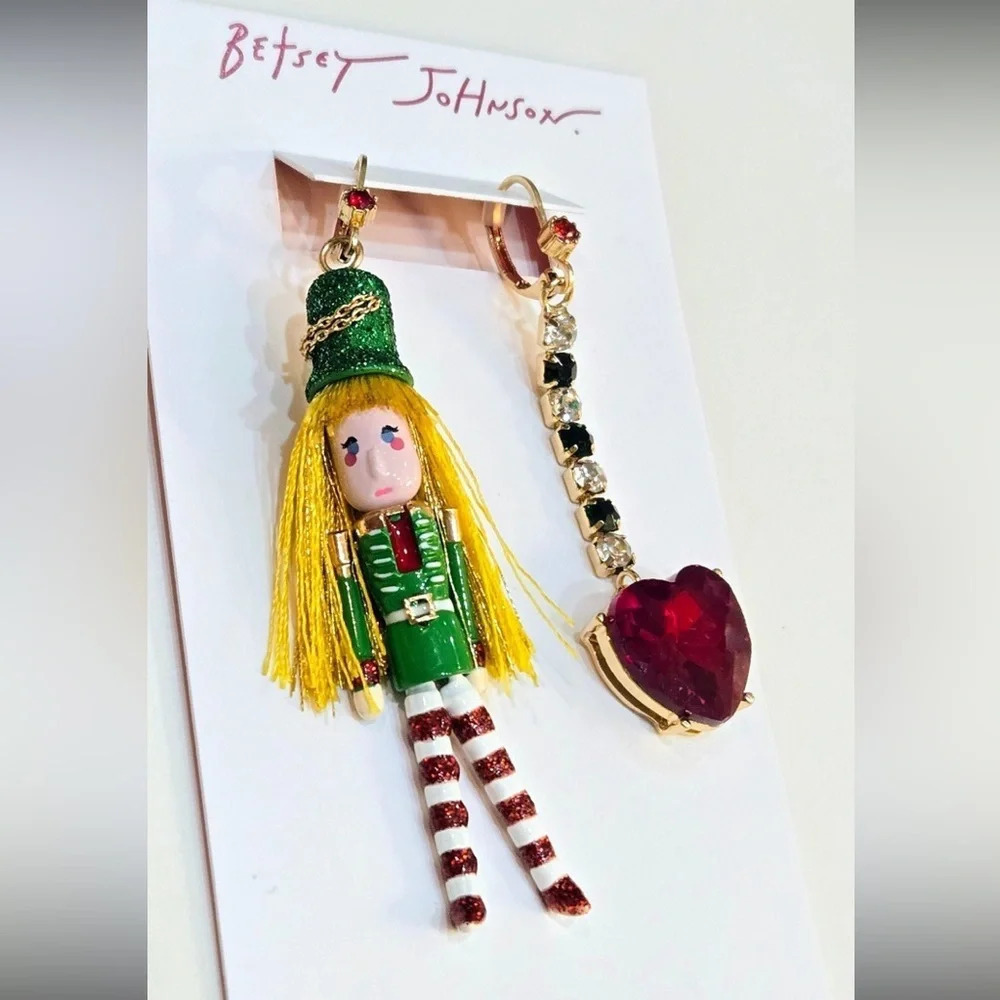 BETSEY JOHNSON Christmas Holiday Mismatched Nutcracker Heart Dangle Earrings NWT